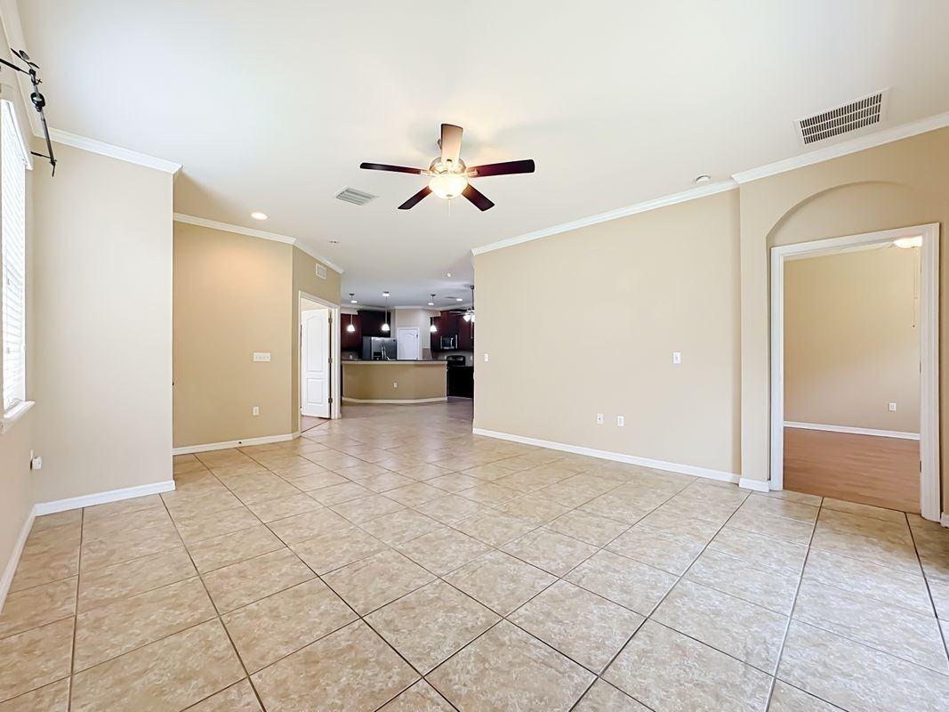 7434 Surrey Pines Dr - Photo 4 of 35