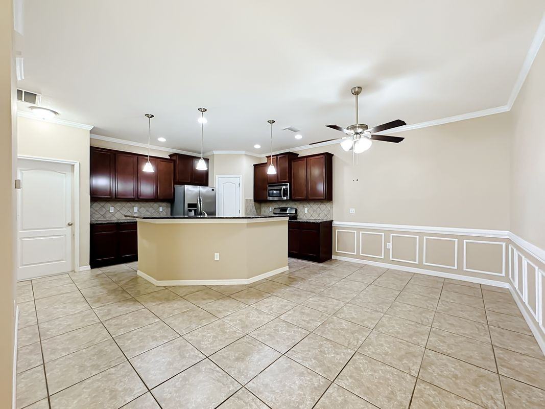 7434 Surrey Pines Dr - Photo 6 of 35