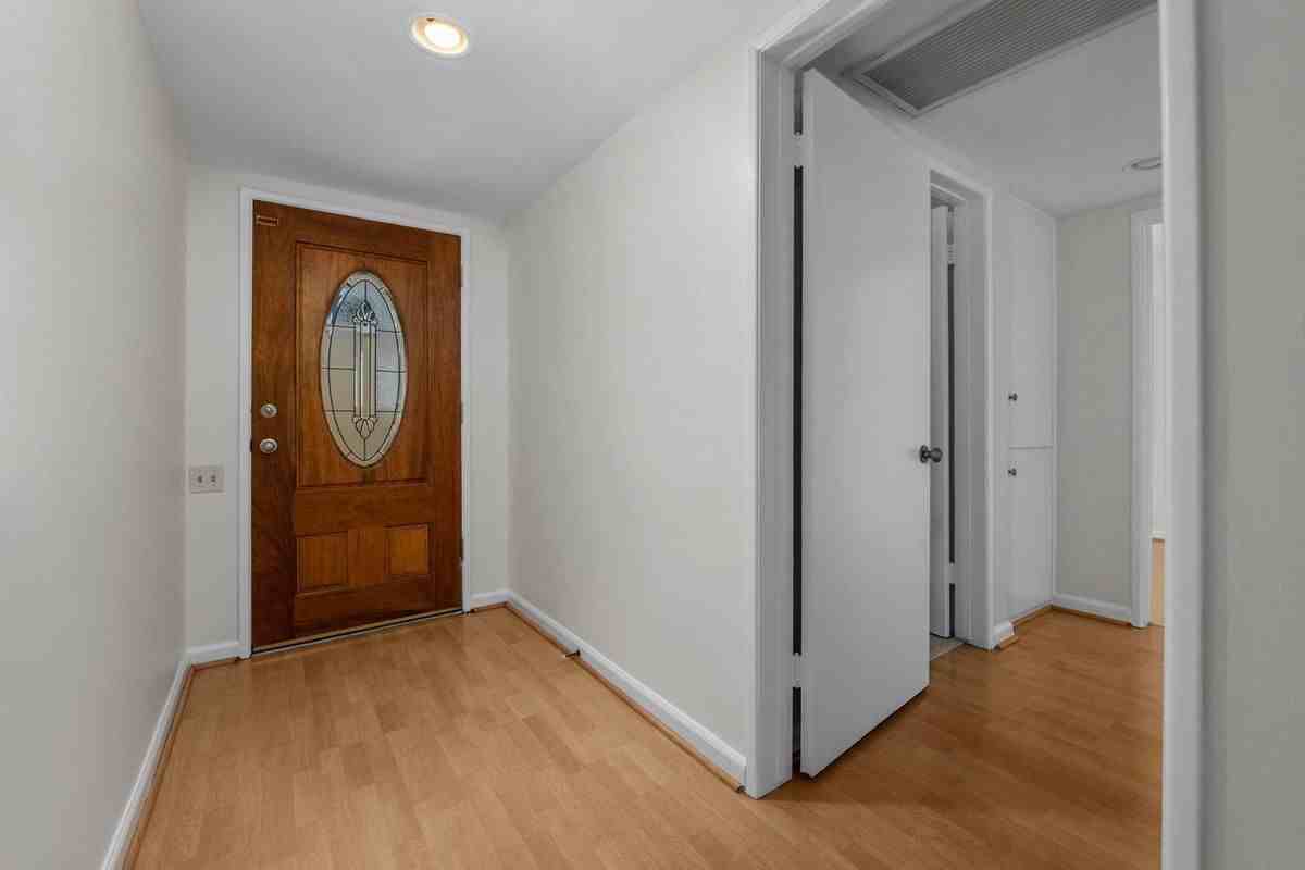 385 Cliff Dr - Photo 7 of 36