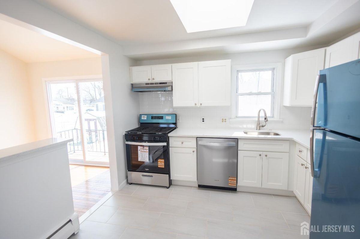 9 Bernath St - Photo 5 of 11