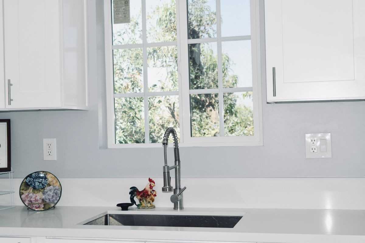 137 N Commonwealth Ave - Photo 6 of 13
