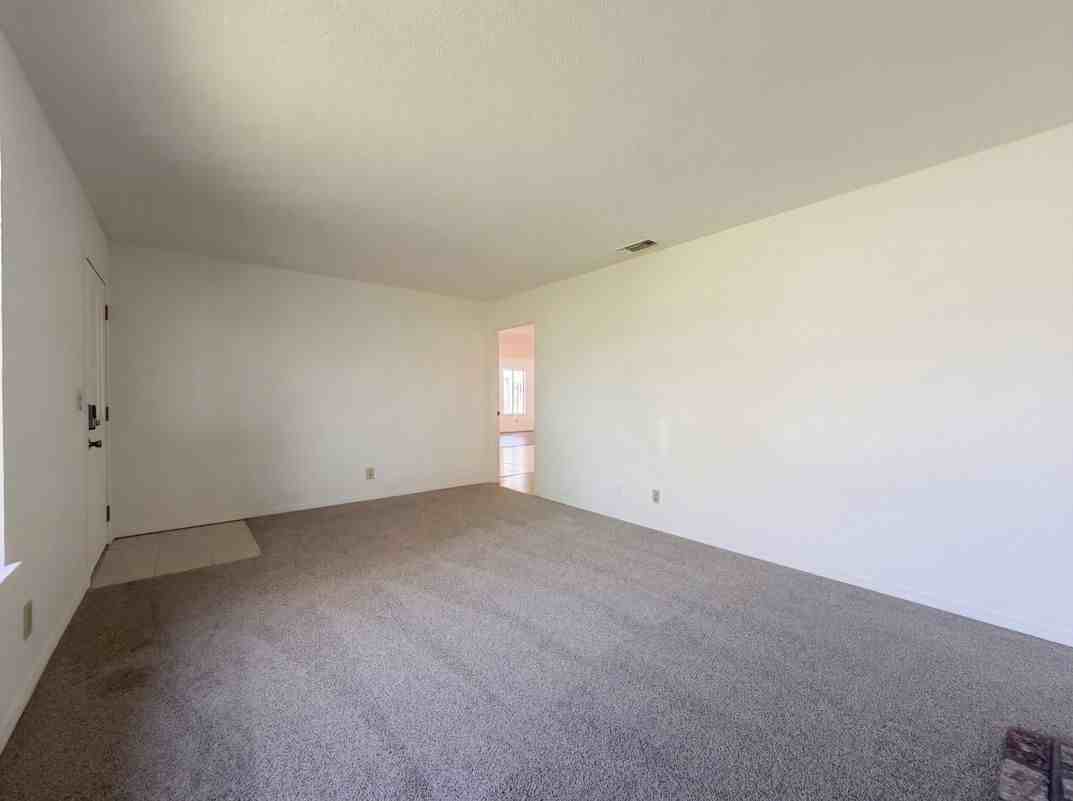 4814 Monet Way - Photo 6 of 11