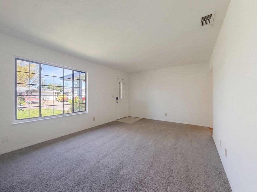4814 Monet Way - Photo 7 of 11