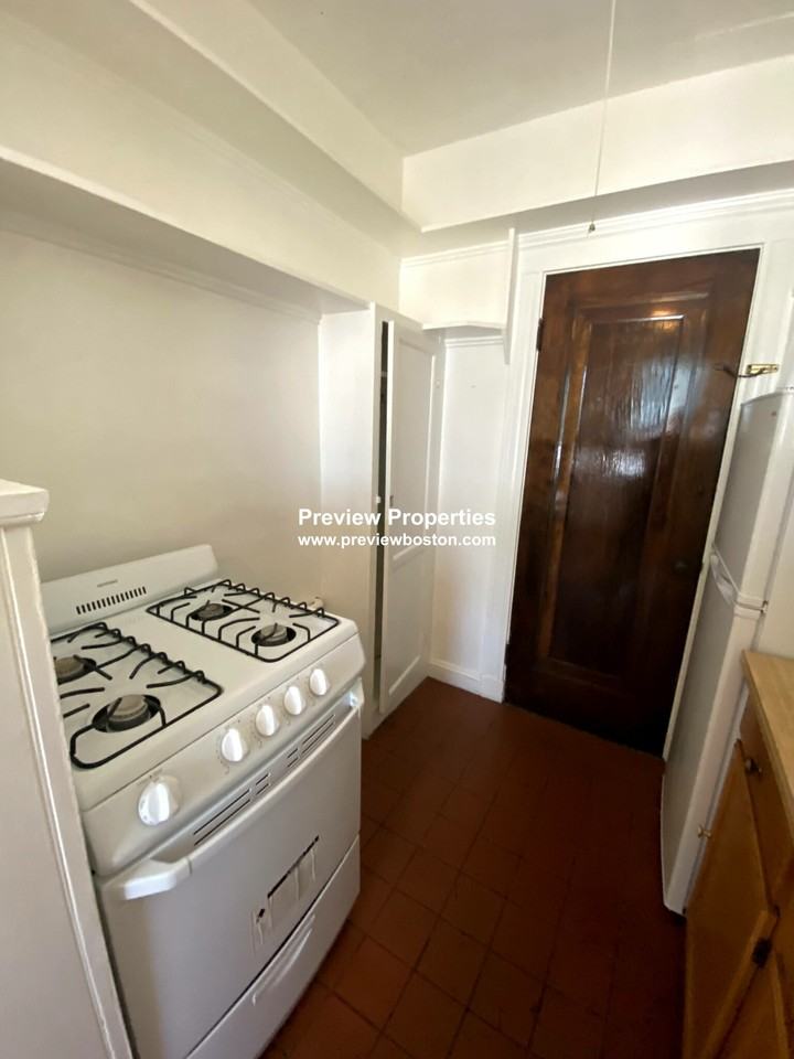 Commonwealth Ave #44 - Photo 7 of 23