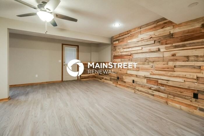 801 Pine Crest Ave - Photo 5 of 17