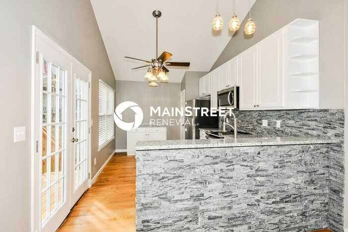 3016 Plum Creek Dr - Photo 7 of 17