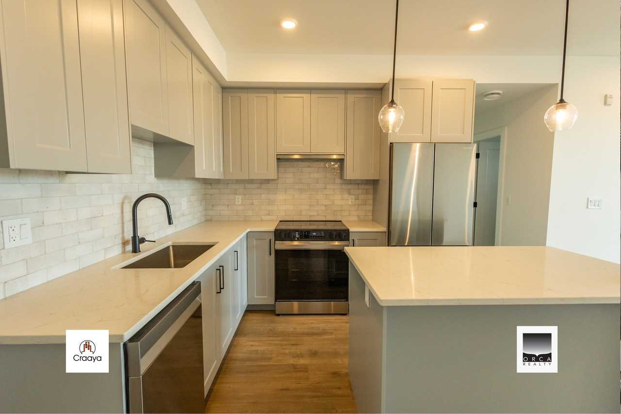 17783 56A Avenue #402 - Photo 2 of 19