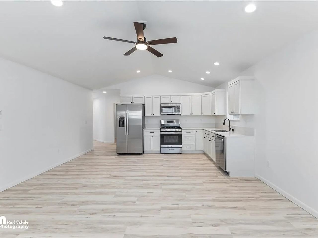 6760 W Queen Anne Ave #NA - Photo 7 of 31