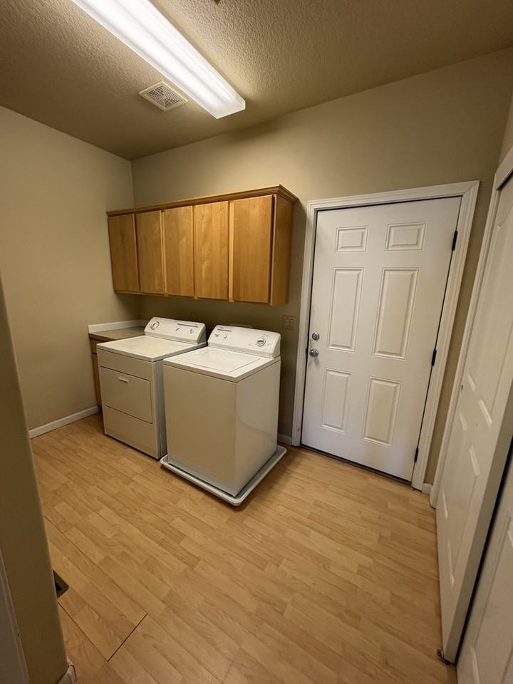 2725 Sw Metolius Ave #2725 - Photo 6 of 17