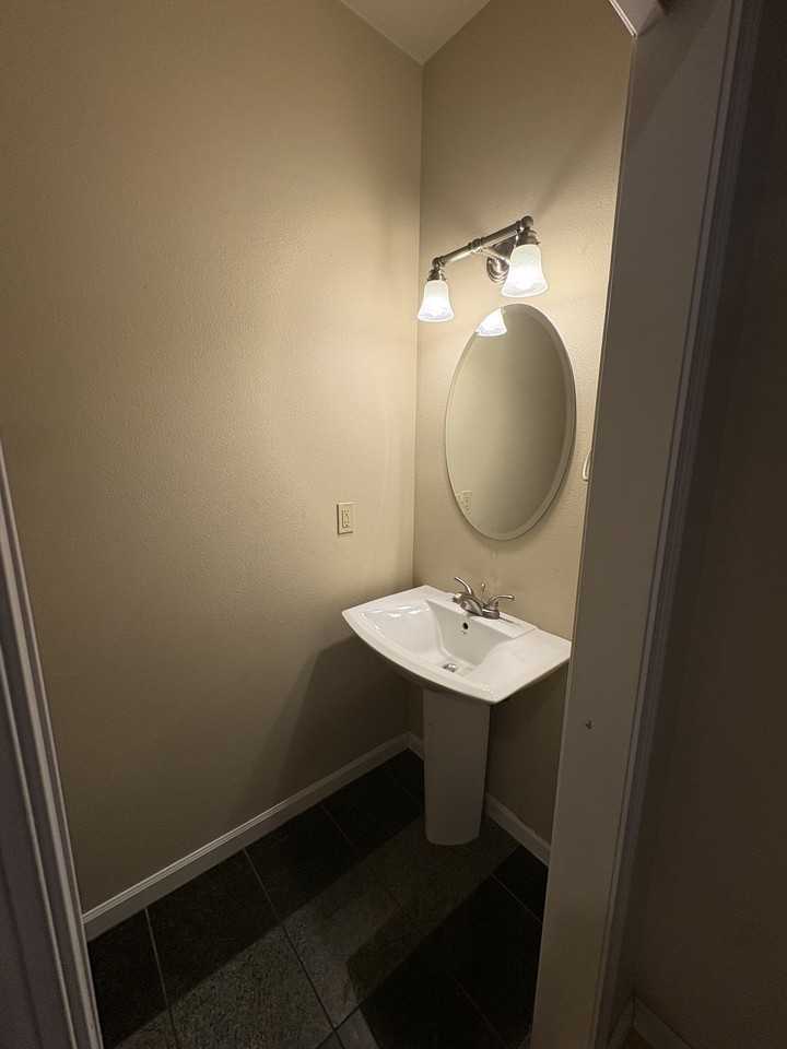 2725 Sw Metolius Ave #2725 - Photo 7 of 17