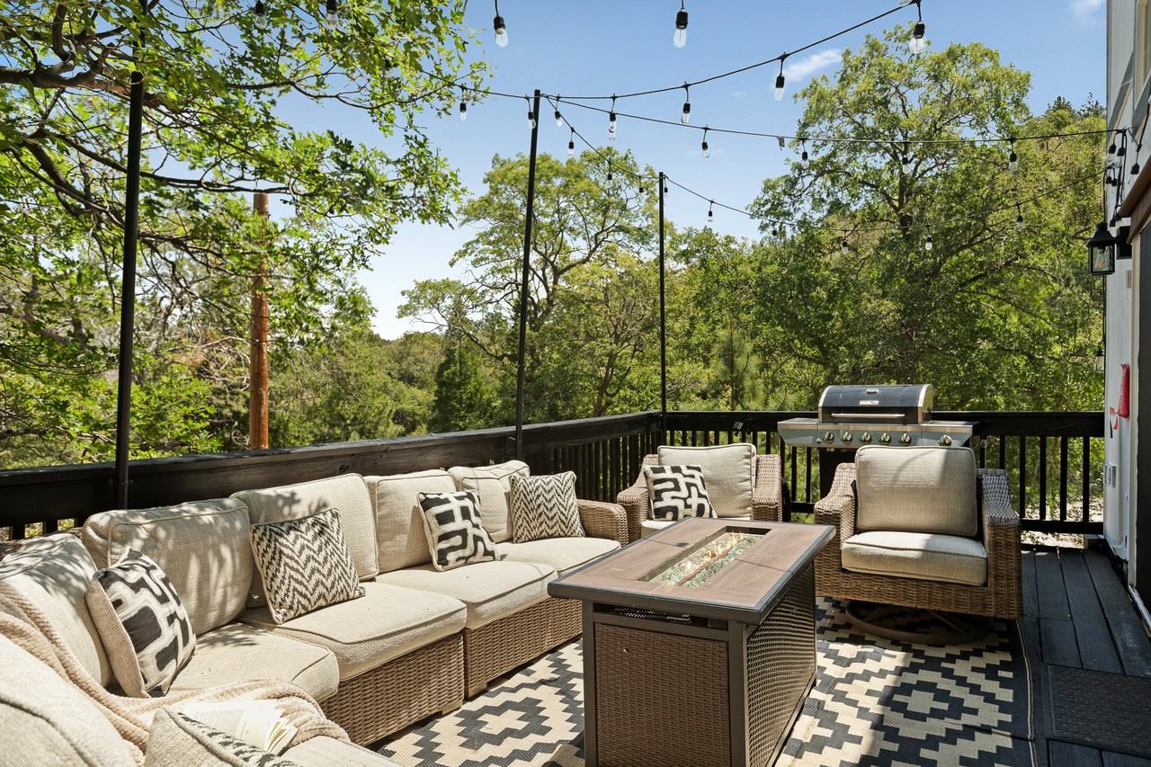 1498 Deer Way #NA - Photo 5 of 33