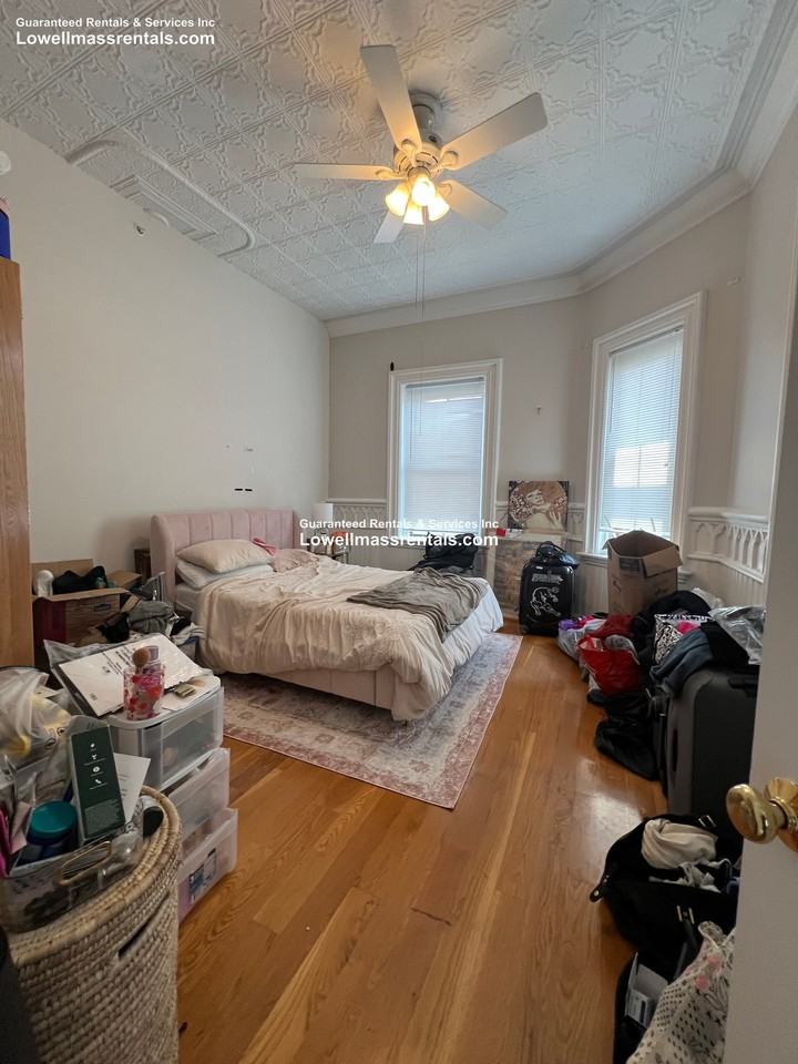 725 Merrimack St #102 - Photo 3 of 11