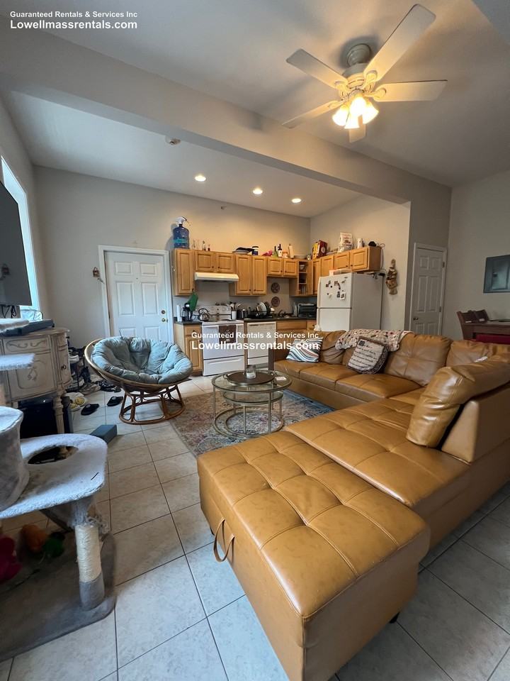 725 Merrimack St #102 - Photo 4 of 11
