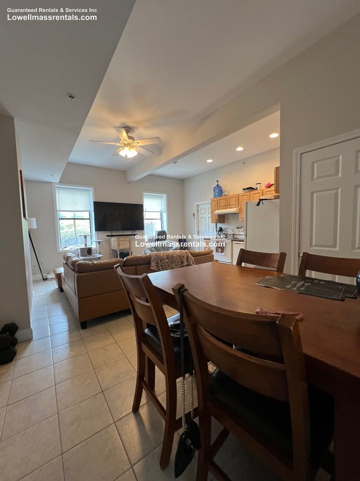 725 Merrimack St #102 - Photo 5 of 11