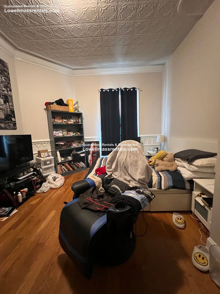 725 Merrimack St #102 - Photo 6 of 11