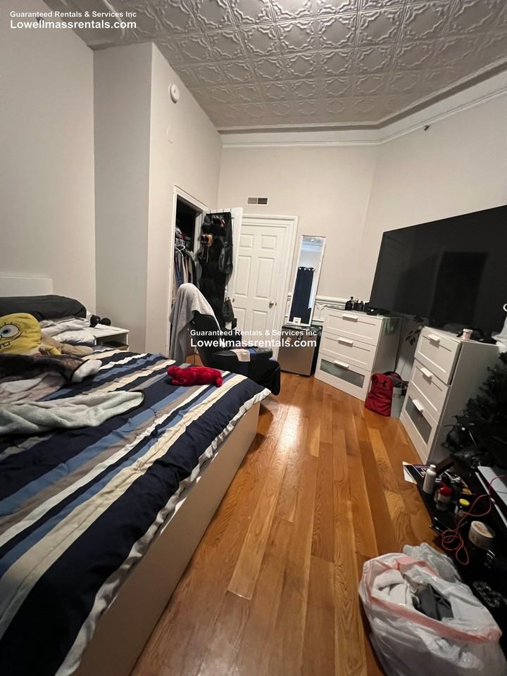 725 Merrimack St #102 - Photo 7 of 11