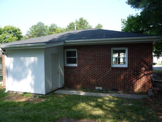 2721 Atlantic St - Photo 2 of 4