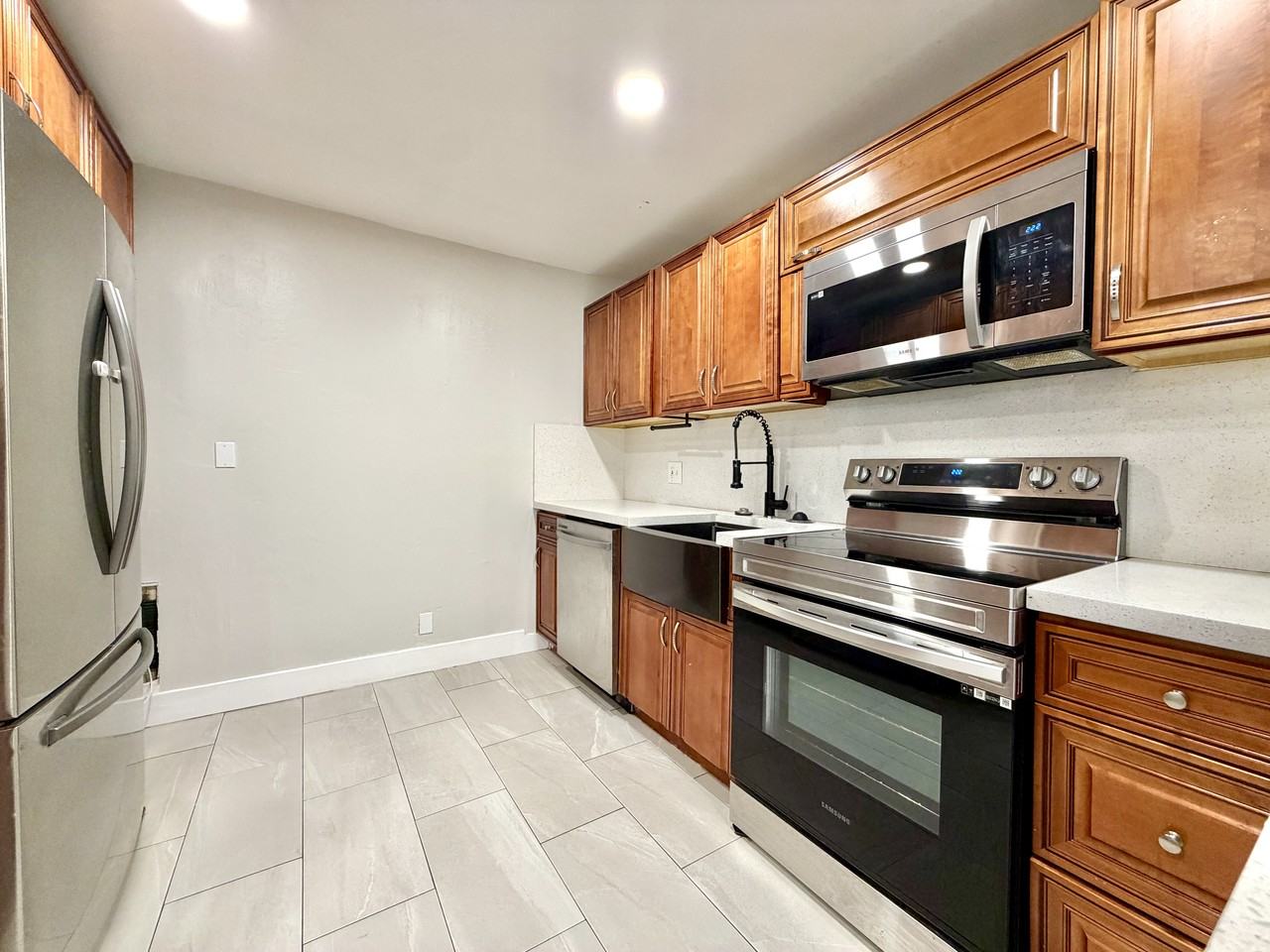 661 Nw 23rd Ter #B - Photo 2 of 22