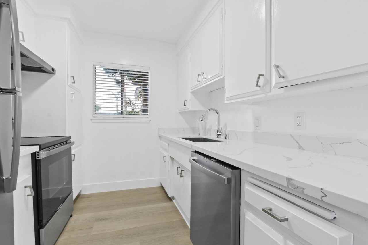 343 Palos Verdes - Photo 4 of 24