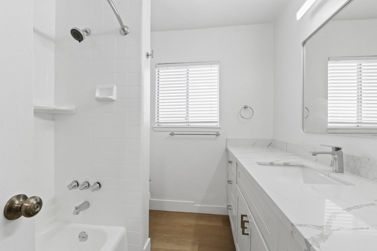 343 Palos Verdes - Photo 7 of 24