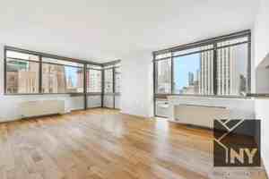 featured image of 2 Maiden Ln #3607