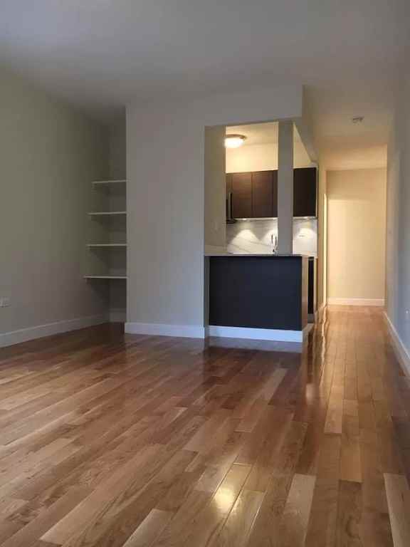 W 18th St #4N - Photo 3 of 6