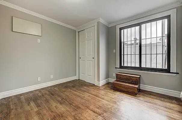 E 13th St #6E - Photo 5 of 20