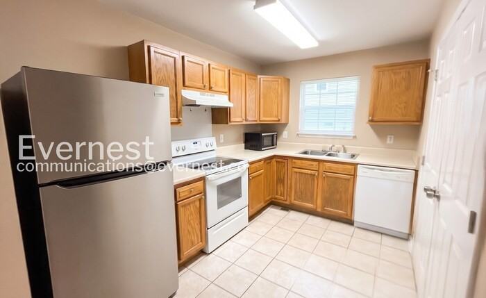 61 Corley Ave - Photo 3 of 23