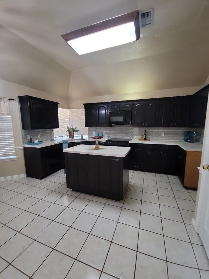 611 Linda Dr - Photo 5 of 17