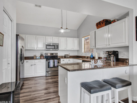 2801 North Litchfield Road - 1Unit 60 #1 - Photo 4 of 10