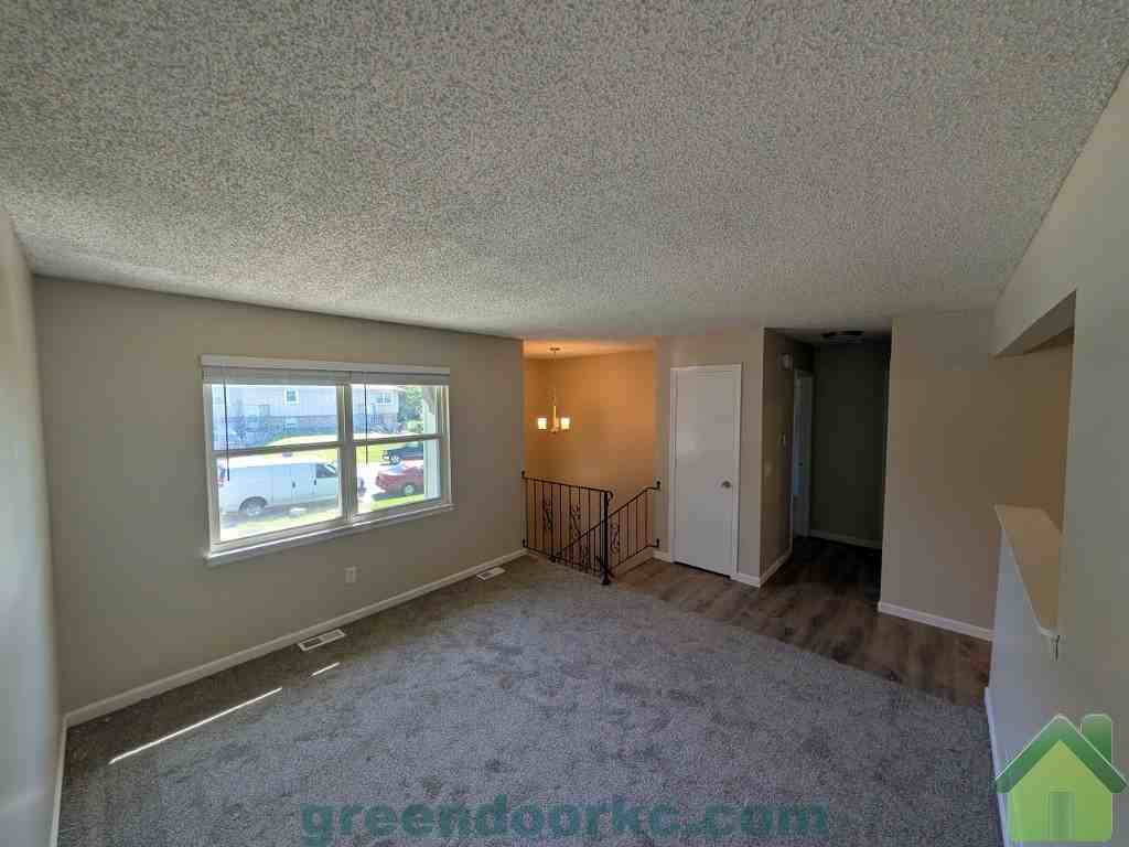 12221 S Sycamore St #12221 - Photo 3 of 11