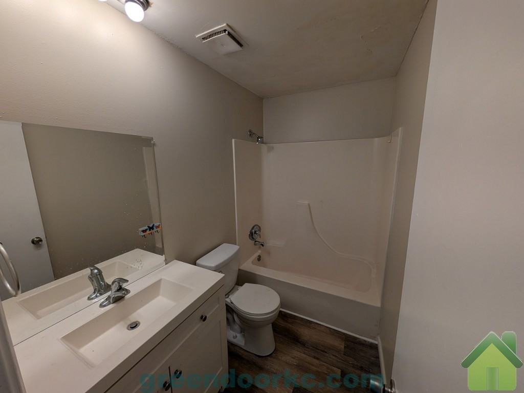 12221 S Sycamore St #12221 - Photo 6 of 11