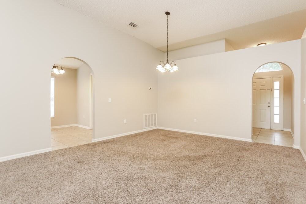 1168 Welch Hill Cir - Photo 4 of 16