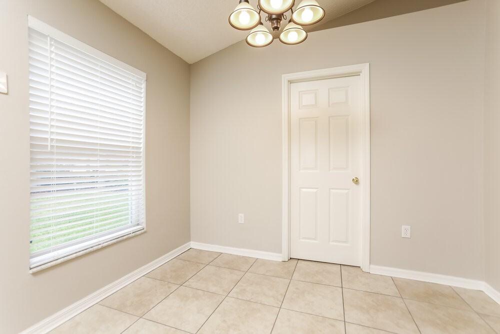 1168 Welch Hill Cir - Photo 5 of 16