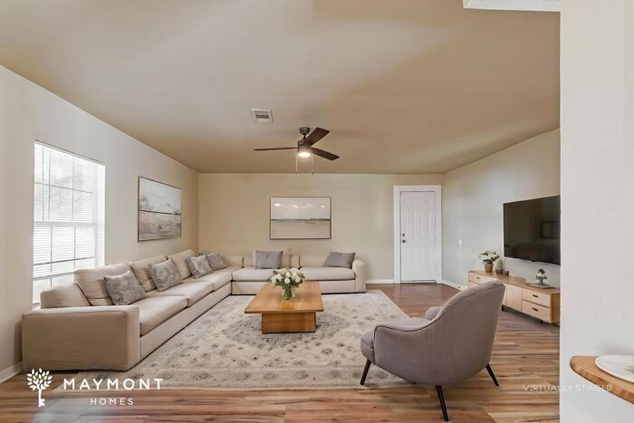 1009 Danube St - Photo 5 of 15
