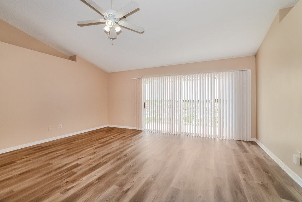 310 Country Lakes Cir - Photo 4 of 16