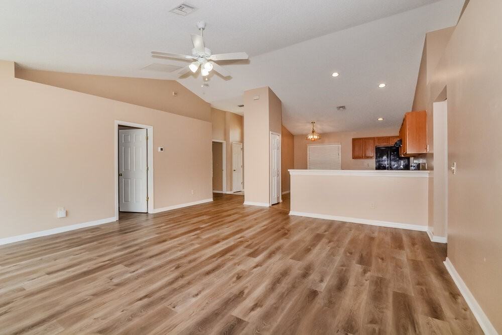 310 Country Lakes Cir - Photo 5 of 16