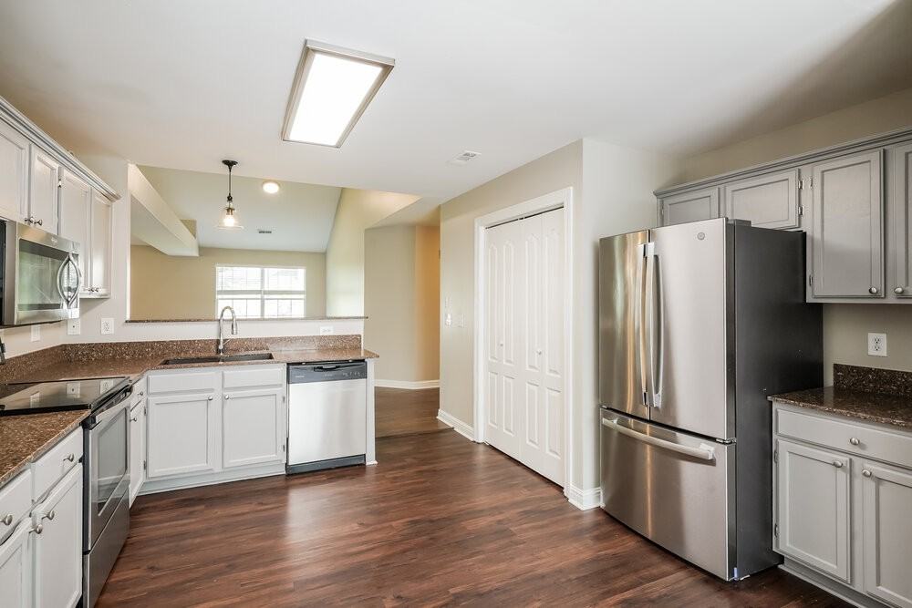 208 Ben Alex Ct - Photo 7 of 16