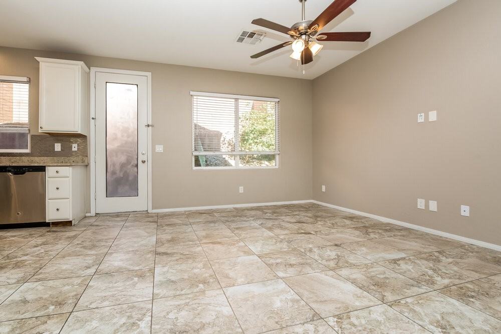 7369 Puddle Duck St - Photo 4 of 17