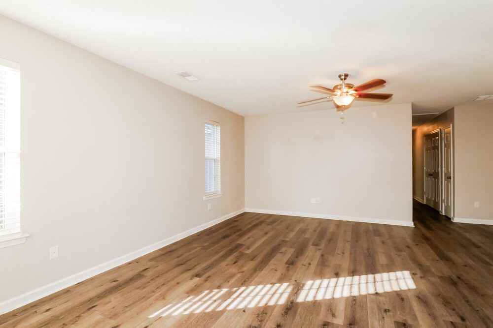 7296 Green Ash Dr - Photo 4 of 16