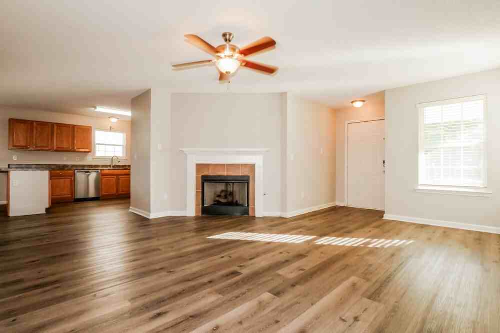 7296 Green Ash Dr - Photo 5 of 16
