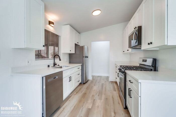 3182 Central Ave - Photo 2 of 20