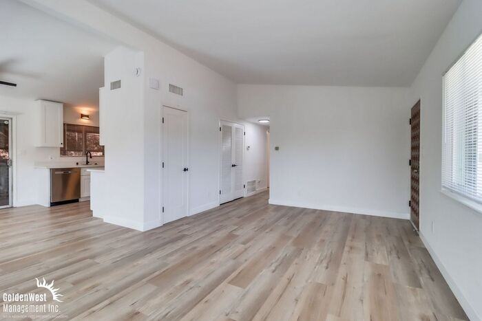 3182 Central Ave - Photo 5 of 20