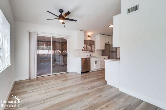 3182 Central Ave - Photo 6 of 20