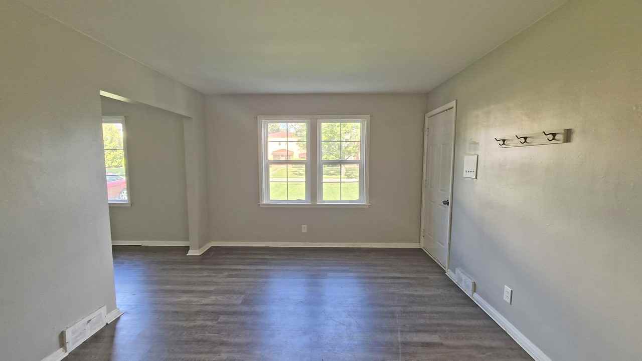 4230 Chester Dr #4230 - Photo 2 of 8