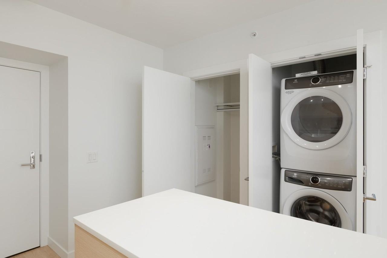 525 Foster Avenue #2405 - Photo 6 of 22