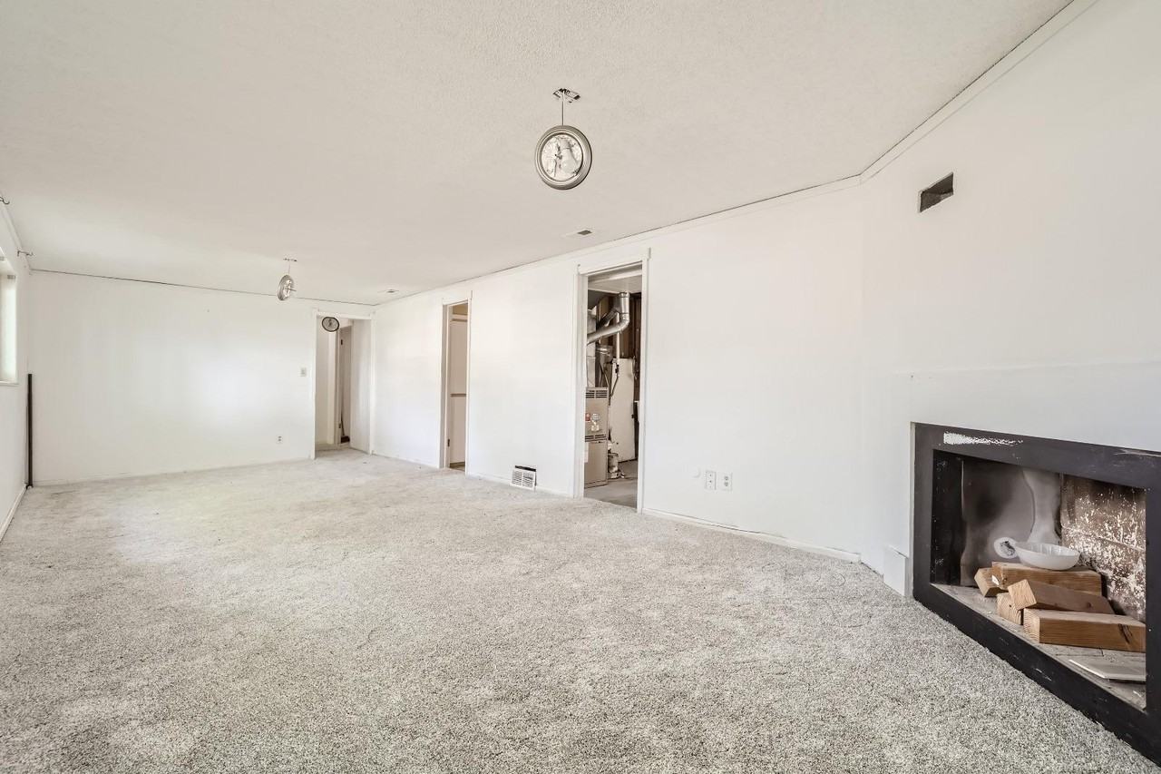 6975 Metropolitan St - Photo 4 of 20