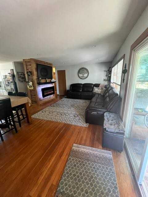 525 Meadow Ln - Photo 5 of 20