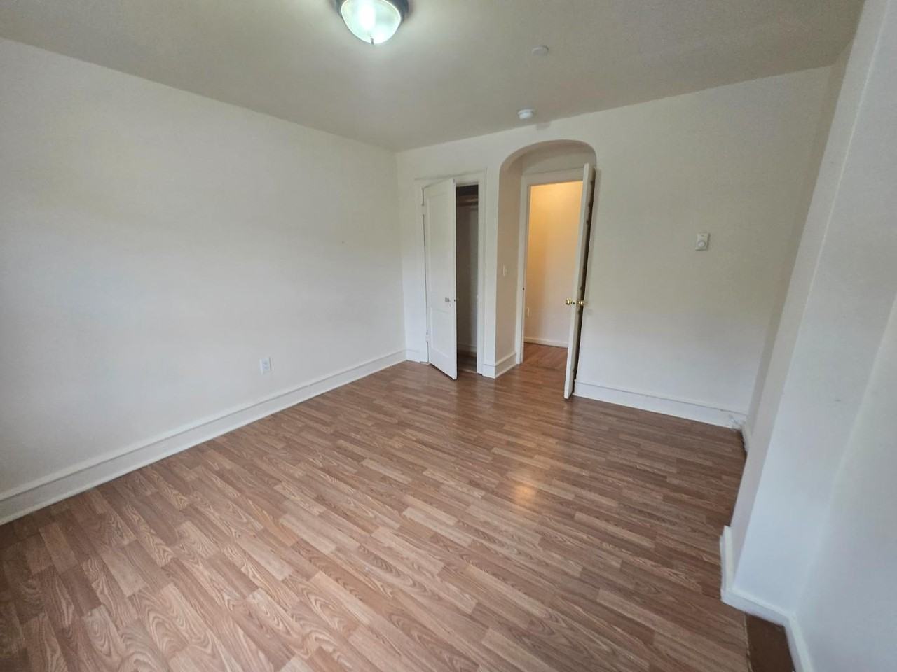 446 Quincy Ave - Photo 4 of 10