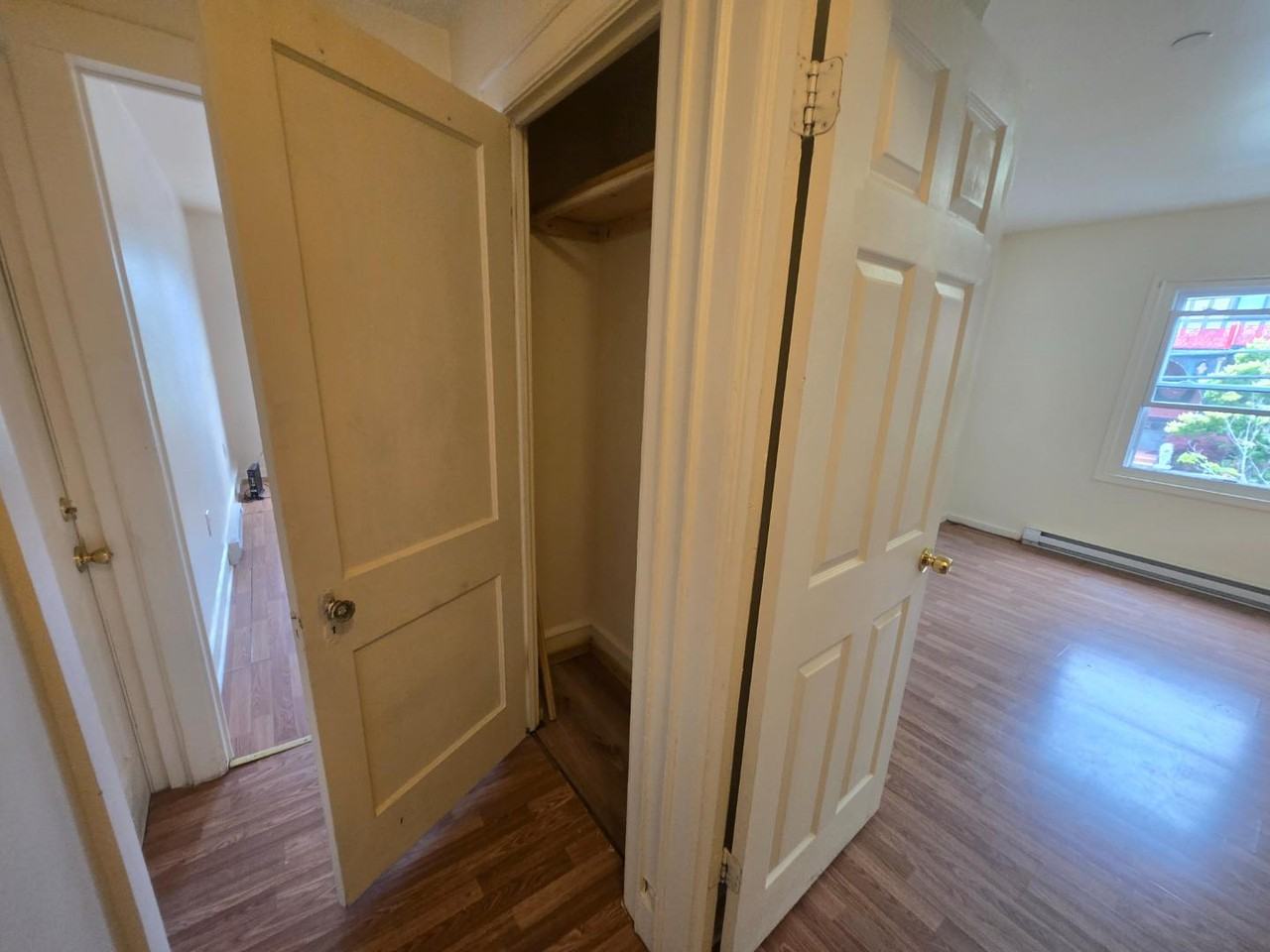 446 Quincy Ave - Photo 7 of 10